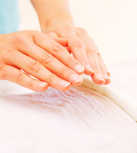Hands showing reiki healing and how it can heal the body